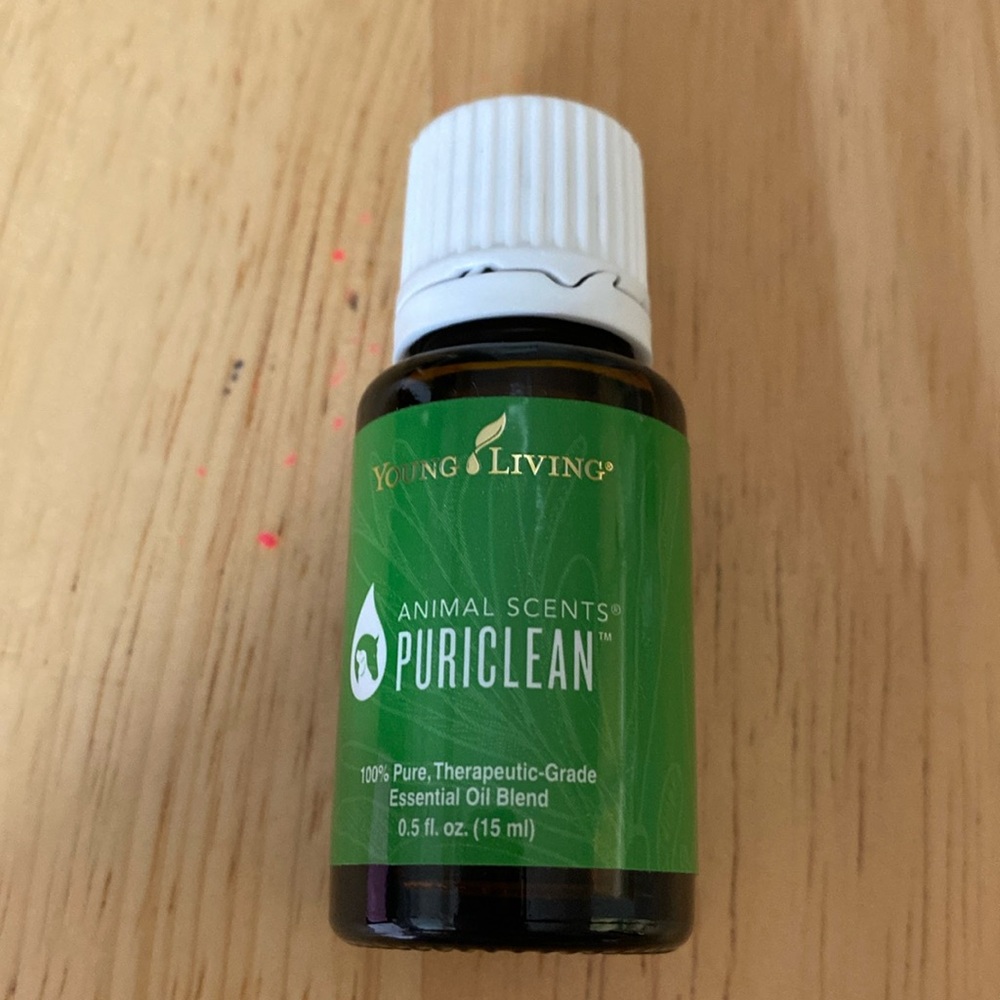 Animal Scents® PuriClean™ 15 ml Bottle Young Living Essential Oils